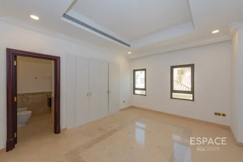 Купить виллу в Пальме Джумейре, Дубай: 6 спален, 650м², № 61805 - фото 17