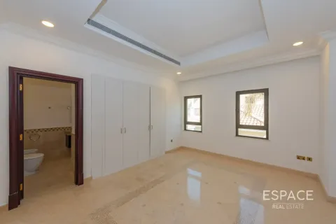 Купить виллу в Пальме Джумейре, Дубай: 6 спален, 650м², № 61805 - фото 17