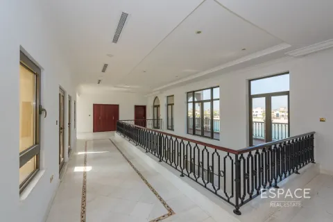 Купить виллу в Пальме Джумейре, Дубай: 6 спален, 650м², № 61805 - фото 9