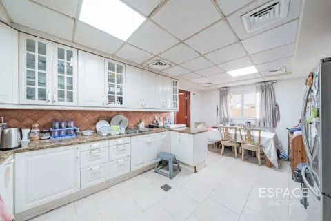 Villa in Meadows 1, Meadows, Dubai 4 bedrooms, 337 sq.m. № 61804 - photo 7