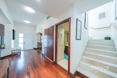 Villa in Meadows 1, Meadows, Dubai 4 bedrooms, 337 sq.m. № 61804 - photo 9