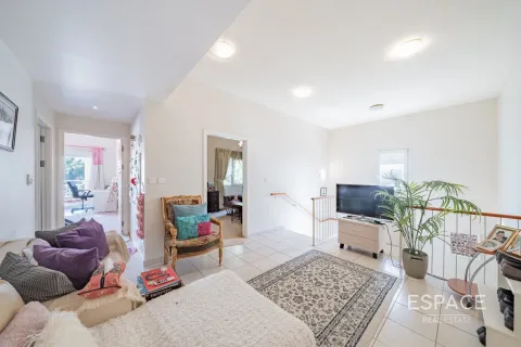 Villa in Meadows 1, Meadows, Dubai 4 bedrooms, 337 sq.m. № 61804 - photo 10