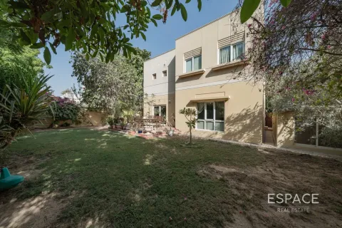 Villa in Meadows 1, Meadows, Dubai 4 bedrooms, 337 sq.m. № 61804 - photo 2