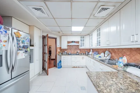 Villa in Meadows 1, Meadows, Dubai 4 bedrooms, 337 sq.m. № 61804 - photo 8