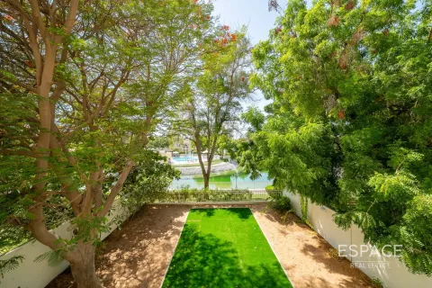 Villa in The Springs, Dubai 3 bedrooms, 209 sq.m. № 61806 - photo 1