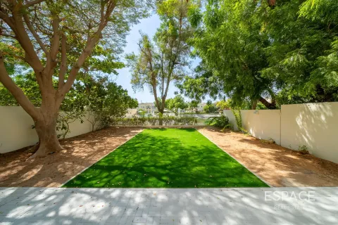 Villa in The Springs, Dubai 3 bedrooms, 209 sq.m. № 61806 - photo 17
