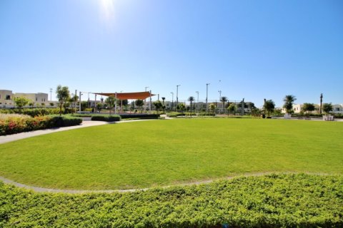 Apartamento en Dubai, 3 dormitorios, 111.48 m², № 124773 - foto 2