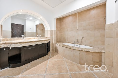 Villa in The Villa, Dubai 6 bedrooms, 750.66 sq.m. № 124771 - photo 21