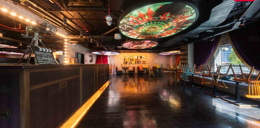 Магазин в Дубае, 214.6м², № 71645