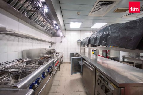 Снять в аренду магазин в Дубае: 214.6м², № 71645 - фото 13