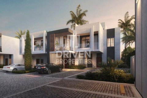 Villa en Dubai Investment Park, Dubai, 4 dormitorios, 78.6 m², № 138308 - foto 3