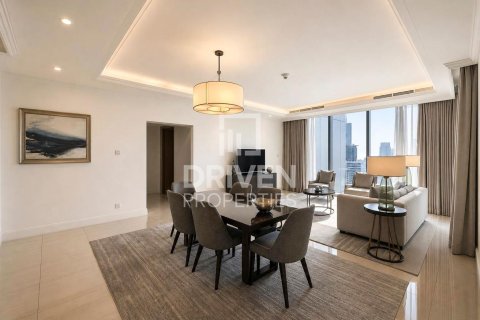 Apartment in The Address Residence Fountain Views, Downtown Dubai (Downtown Burj Dubai), Dubai 3 bedrooms, 202.71 sq.m. № 138306 - photo 2