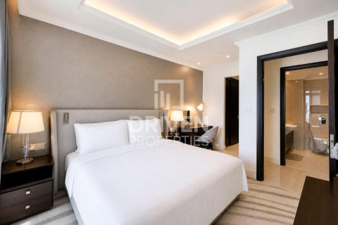 Apartment in The Address Residence Fountain Views, Downtown Dubai (Downtown Burj Dubai), Dubai 3 bedrooms, 202.71 sq.m. № 138306 - photo 10