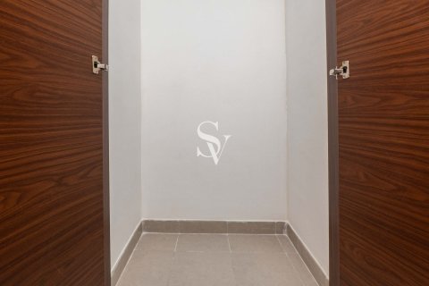 Apartment in Bur Dubai, Dubai 2 bedrooms, 151 sq.m. № 118701 - photo 13