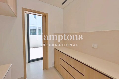 Снять в аренду виллу в Arabian Ranches 3, Дубай: 4 спальни, 450.85825900м², № 70775 - фото 6