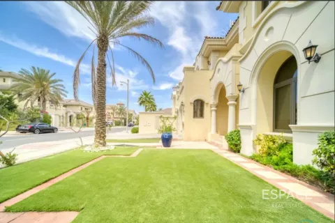 Villa in Palm Jumeirah, Dubai 5 bedrooms, 496 sq.m. № 122781 - photo 18
