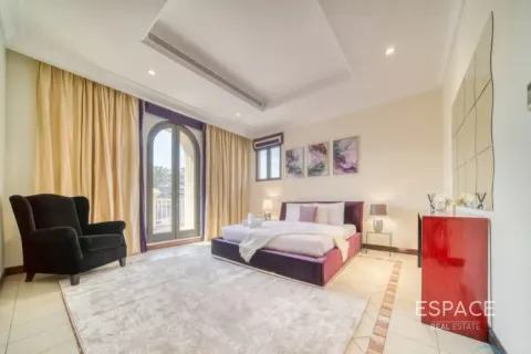 Villa in Palm Jumeirah, Dubai 5 bedrooms, 496 sq.m. № 122781 - photo 10