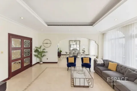Villa in Palm Jumeirah, Dubai 5 bedrooms, 496 sq.m. № 122781 - photo 11