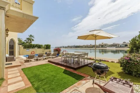 Villa in Palm Jumeirah, Dubai 5 bedrooms, 496 sq.m. № 122781