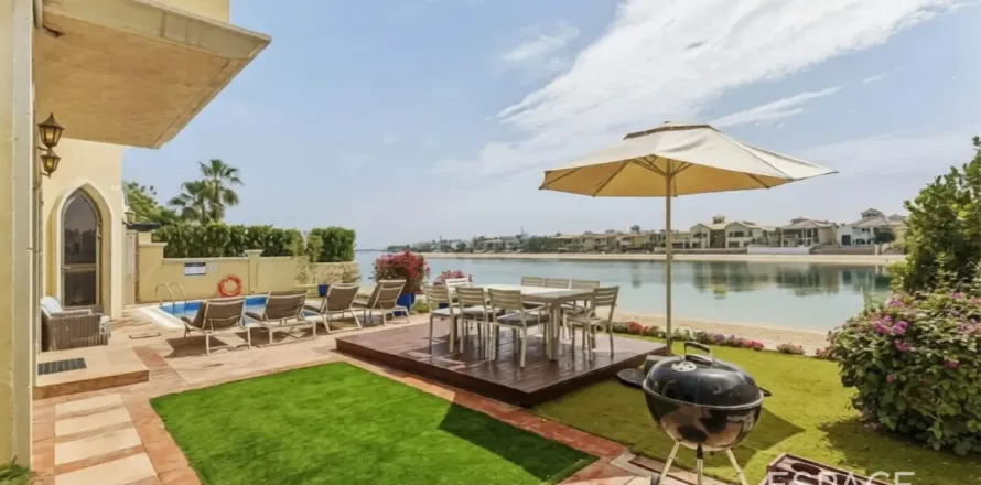 Villa in Palm Jumeirah, Dubai 5 bedrooms, 496 sq.m. № 122781