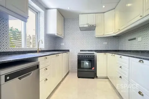 Villa in The Springs, Dubai 3 bedrooms, 209 sq.m. № 122779 - photo 11