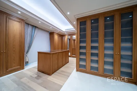 Villa in Palm Jumeirah, Dubai 3 bedrooms, 465 sq.m. № 122782 - photo 9