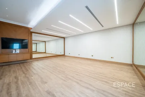 Villa in Palm Jumeirah, Dubai 3 bedrooms, 465 sq.m. № 122782 - photo 13