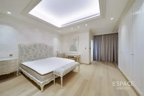 Villa in Palm Jumeirah, Dubai 3 bedrooms, 465 sq.m. № 122782 - photo 3