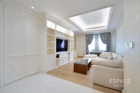 Villa in Palm Jumeirah, Dubai 3 bedrooms, 465 sq.m. № 122782 - photo 11