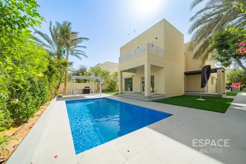 Villa in Meadows, Dubai 4 bedrooms, 320 sq.m. № 122784 - photo 18