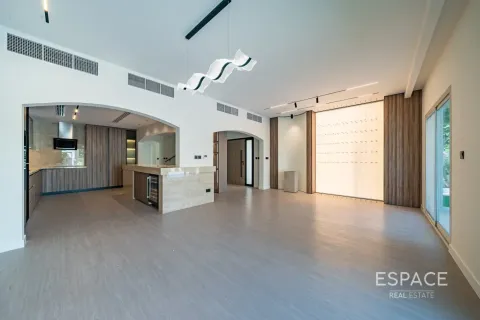 Villa in Meadows, Dubai 4 bedrooms, 320 sq.m. № 122784 - photo 5