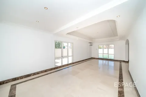 Villa in Meadows, Dubai 6 bedrooms, 457 sq.m. № 122780 - photo 4
