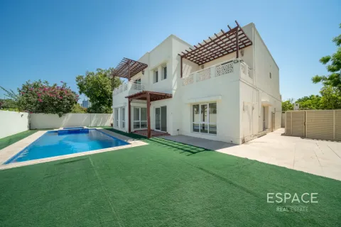 Villa in Meadows, Dubai 6 bedrooms, 457 sq.m. № 122780 - photo 15