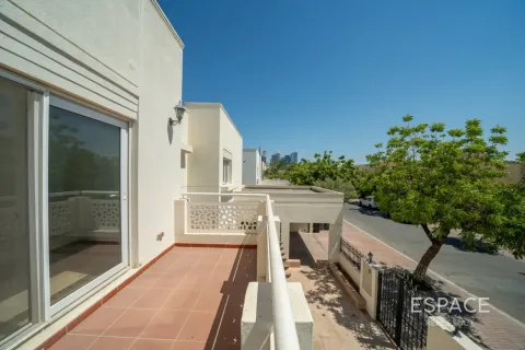 Villa in Meadows, Dubai 6 bedrooms, 457 sq.m. № 122780 - photo 17