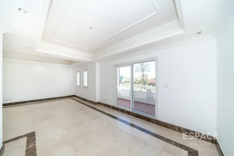 Villa in Meadows, Dubai 6 bedrooms, 457 sq.m. № 122780 - photo 7