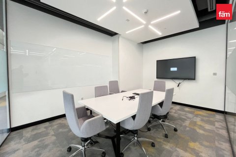 Office in Umm Ramool, Dubai 2104.6 sq.m. № 139516 - photo 3