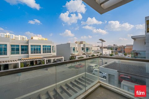 Villa in Al Furjan, Dubai 3 bedrooms, 177.5 sq.m. № 139518 - photo 16