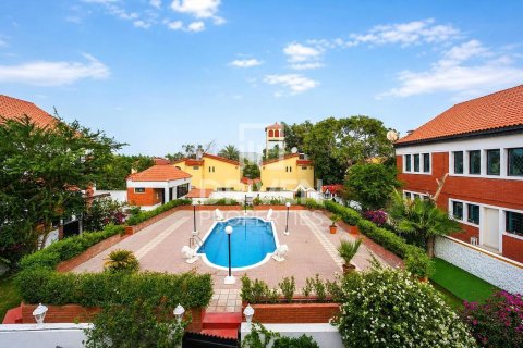 Villa en Al Safa 2, Al Safa, Dubai, 4 dormitorios, 2787.09 m², № 138769 - foto 8