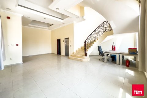 Снять в аренду виллу в Аль-Барше, Дубай: 6 спален, 1156м², № 67353 - фото 12