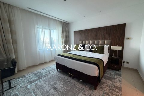 Apartment in Jumeirah Lake Towers, Dubai 2 bedrooms, 117 sq.m. № 101336 - photo 21