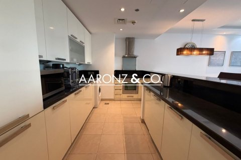 Apartment in Jumeirah Lake Towers, Dubai 2 bedrooms, 117 sq.m. № 101336 - photo 9