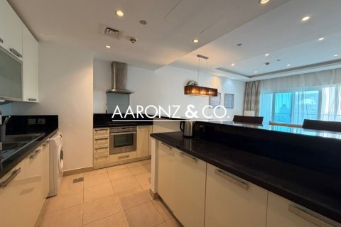 Apartment in Jumeirah Lake Towers, Dubai 2 bedrooms, 117 sq.m. № 101336 - photo 11