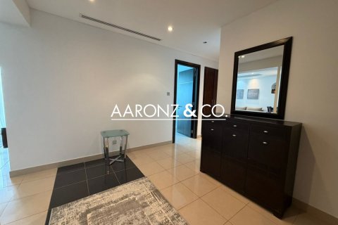 Apartment in Jumeirah Lake Towers, Dubai 2 bedrooms, 117 sq.m. № 101336 - photo 20