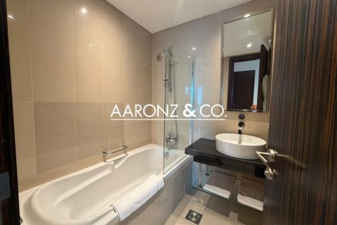 Apartment in Jumeirah Lake Towers, Dubai 2 bedrooms, 117 sq.m. № 101336 - photo 5