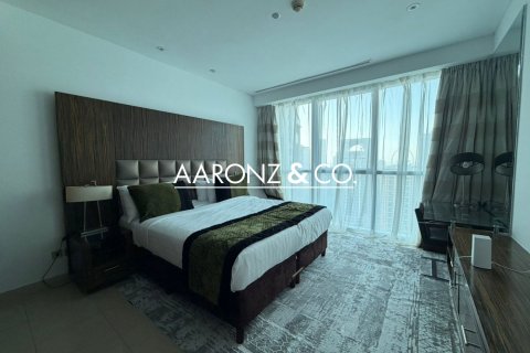 Apartment in Jumeirah Lake Towers, Dubai 2 bedrooms, 117 sq.m. № 101336 - photo 14