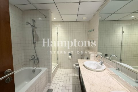 Apartment in The Address Dubai Marina, Dubai Marina, Dubai 2 bedrooms, 125.51195300 sq.m. № 63205 - photo 1