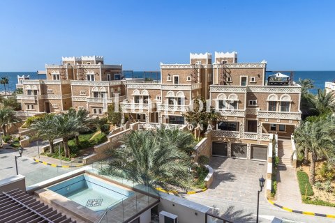 Снять в аренду квартиру в FIVE Palm Jumeirah, Пальма Джумейра, Дубай: 3 спальни, 212.19045200м², № 63213 - фото 10