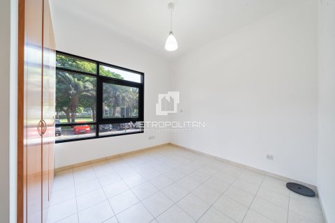 Apartment in Greens, Dubai 2 bedrooms, 128 sq.m. № 73968 - photo 12