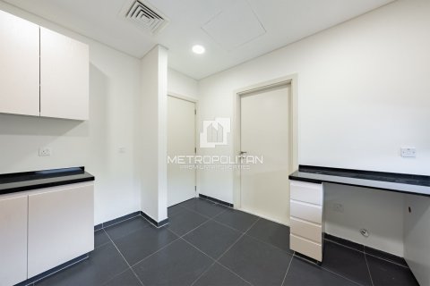 Снять в аренду виллу в DAMAC Hills (Akoya by DAMAC), Дубай: 3 спальни, 253м², № 73967 - фото 7