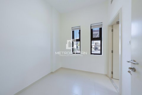 Снять в аренду виллу в DAMAC Hills (Akoya by DAMAC), Дубай: 3 спальни, 253м², № 73967 - фото 8